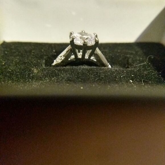 Reserved for ann09091970 Nwot 925 Sterling silver Moissanite Ring size 9 - Picture 14 of 15